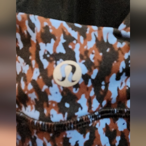 Lululemon Energy Bra Size 6 - Picture 5 of 7